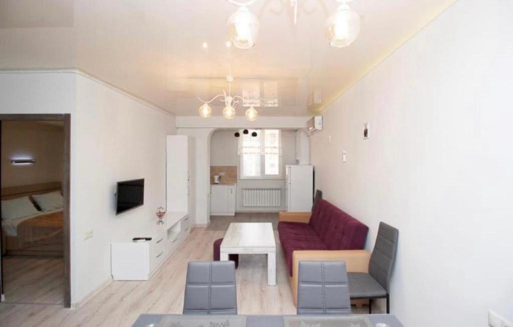Excellent Apartment In The Republic Square Pushkin 3 エレバン エクステリア 写真