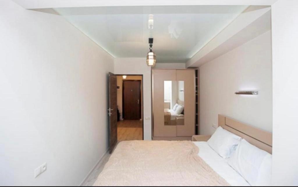 Excellent Apartment In The Republic Square Pushkin 3 エレバン エクステリア 写真